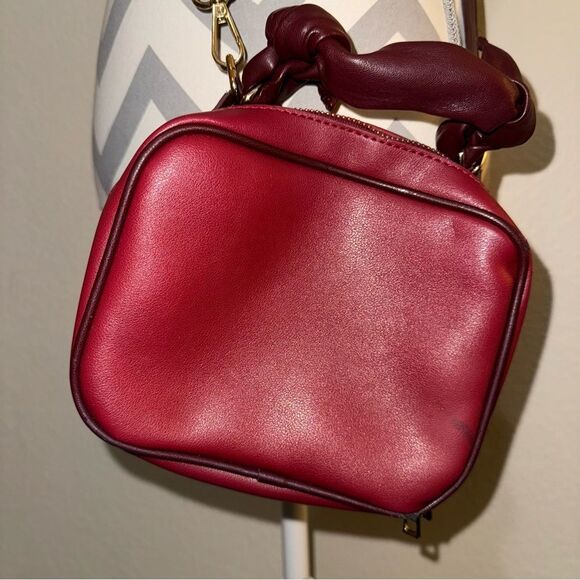 Sole Society Douga Burgundy Red Square Zipper Adjustable Crossbody Handbag - Picture 2 of 16